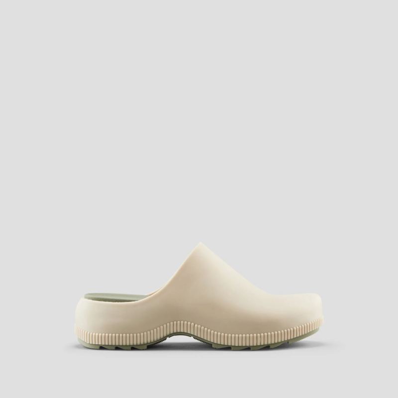 Women's Cougar Sven Luxmotion Molded TPE Water-Friendly Clog-Sand