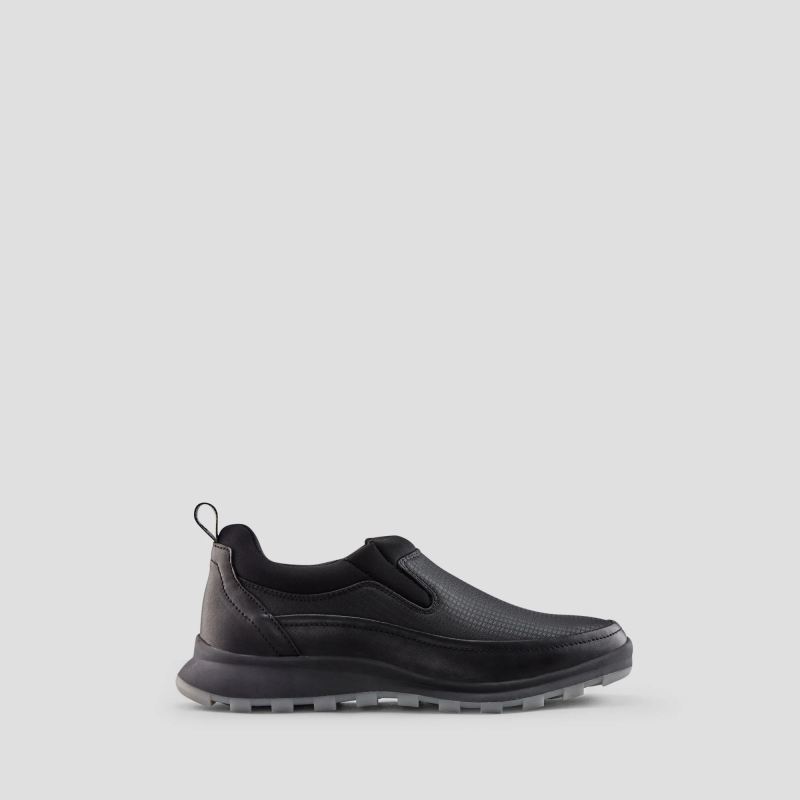 Women's Cougar Rave Nylon Slip-On Waterproof Sneaker-Black