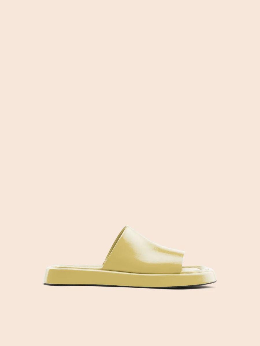 New Arrivals Maguire Women's Bara Banana Sandal Slide Sandal