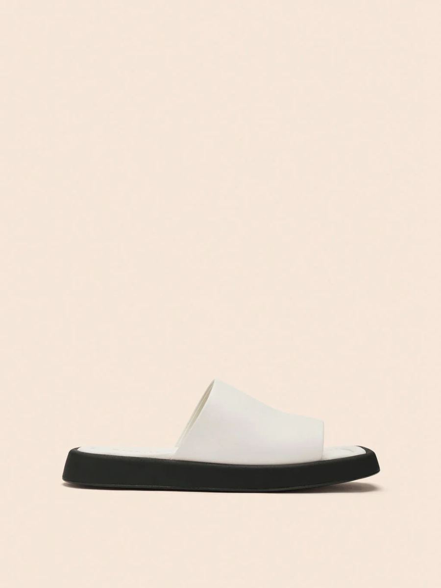 New Arrivals Maguire Women's Bara Cream Sandal Large Last Units