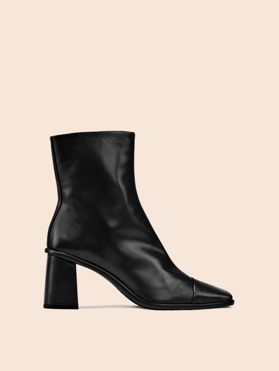 New Arrivals Maguire Women's Avila Black Boot Heeled Boot