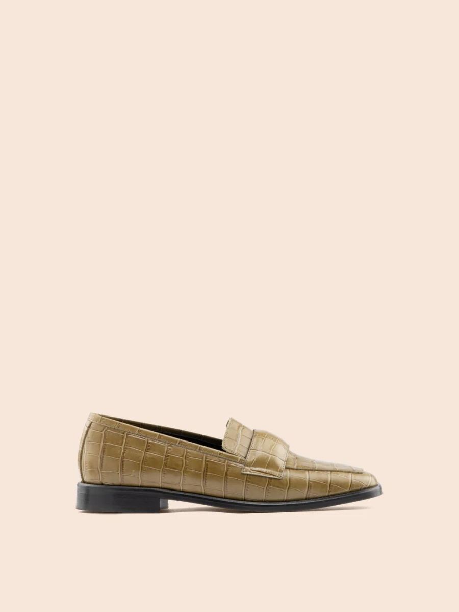 New Arrivals Maguire Women's Sada Olive Loafer Low Loafer