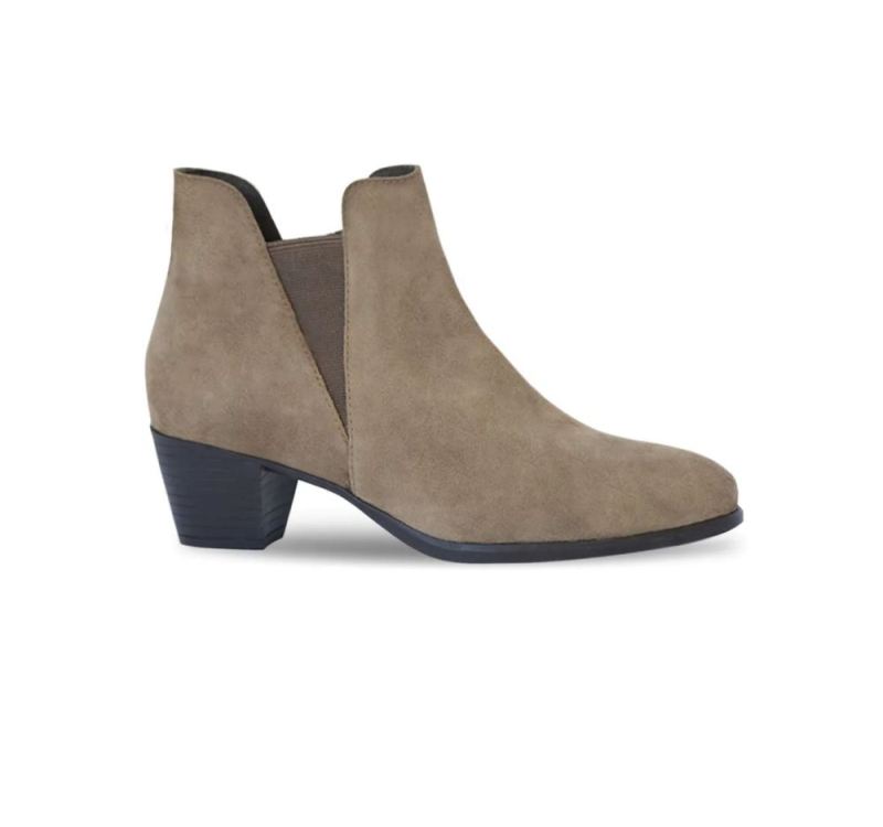 Munro Boots | Women's Jackson-Toasted Sesame Suede | Quick Ship!