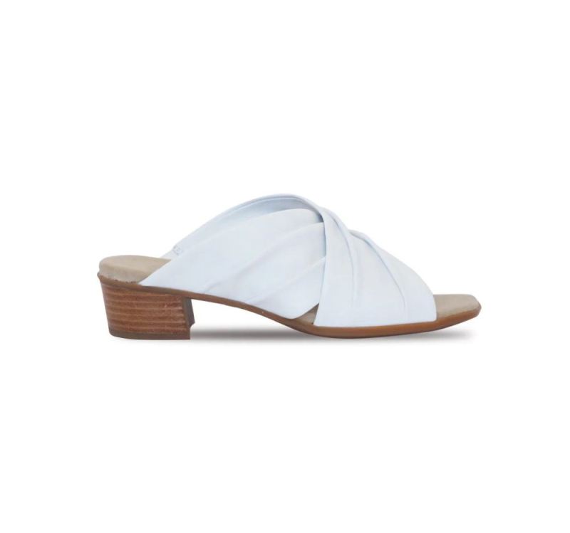 Munro Sandals | Women's Lee-White Lamb | Quick Ship!