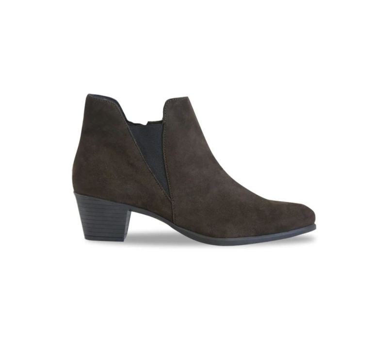Munro Boots | Women's Jackson-Bittersweet Nubuck | Quick Ship!