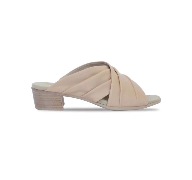 Munro Sandals | Women's Lee-Camel Lamb | Quick Ship!