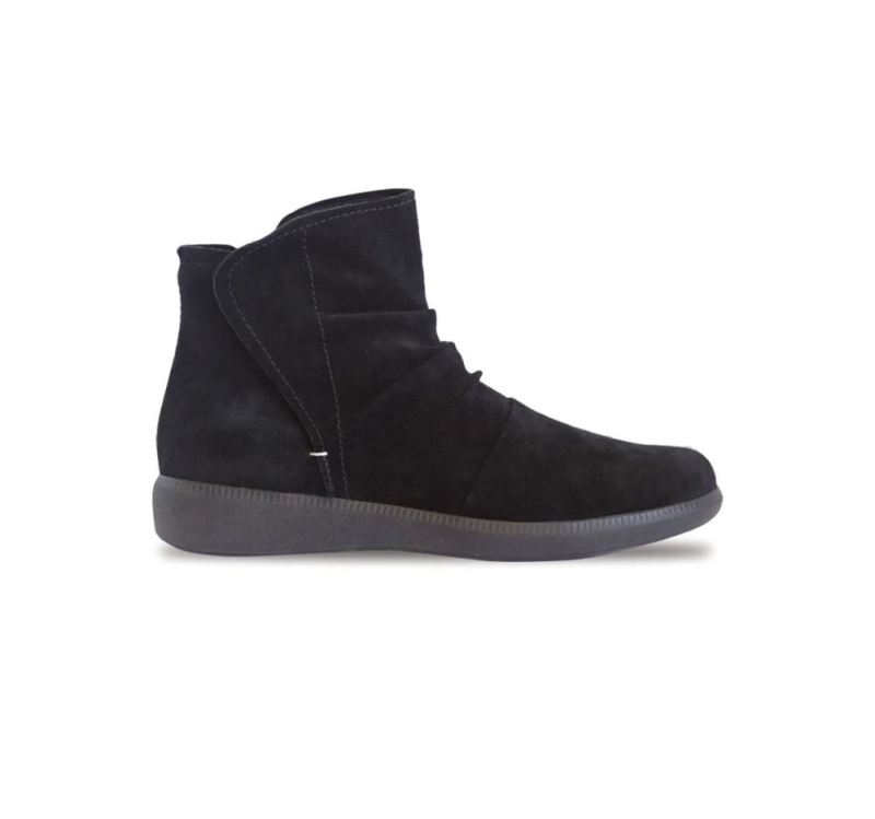 Munro Boots | Women's Scout-Black Suede | Quick Ship!
