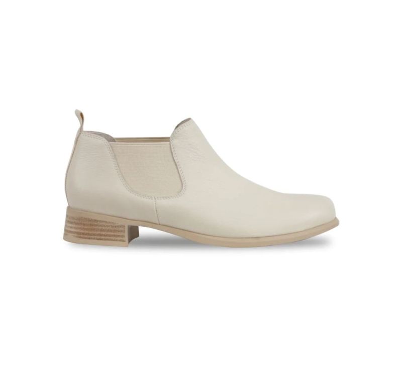 Munro Boots | Women's Bedford-Cream Tumbled Leather | Quick Ship!