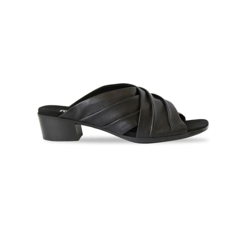 Munro Sandals | Women's Lee-Black Lamb | Quick Ship!