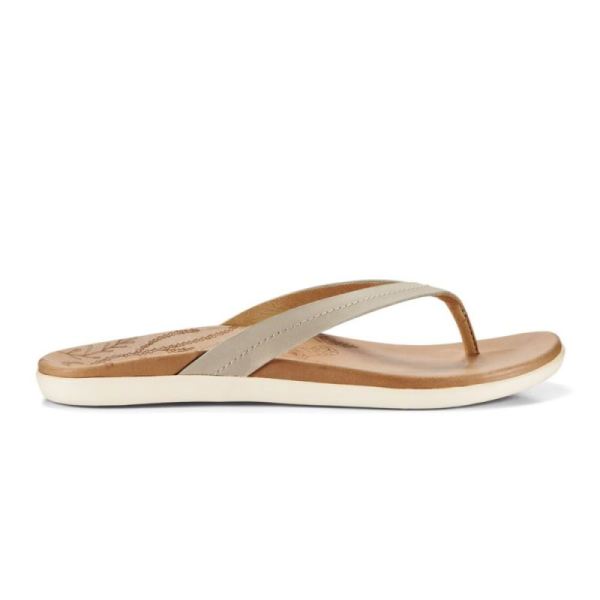 Olukai | Honu Women's Leather Flip Flops - Tapa / Golden Sand