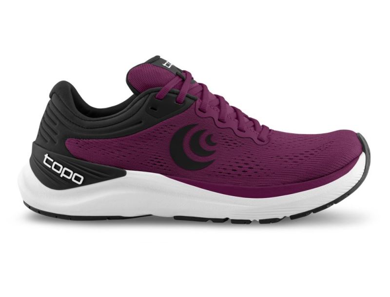 TOPO MEN'S ULTRAFLY 4-Wine/Black | Quick Ship