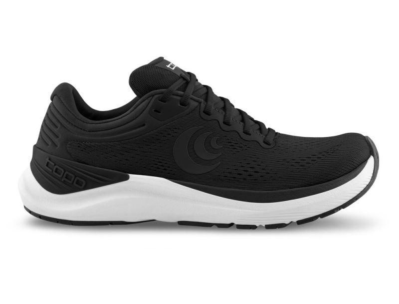 TOPO WOMEN'S ULTRAFLY 4-Black/White | Quick Ship