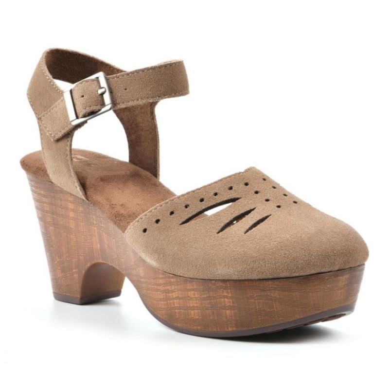 White Mountain Women's Cassidy Heeled Clog-Sand Suede | Canada Outlet