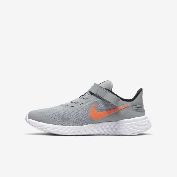 Kids Nike Revolution 5 FlyEase | Light Smoke Grey / White / Black / Total Orange