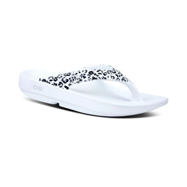 OOFOS SHOES WOMEN'S OOLALA LIMITED SANDAL - SNOW LEOPARD